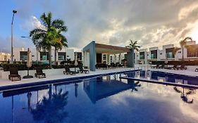 Kings Home - Big Modern House With Pool